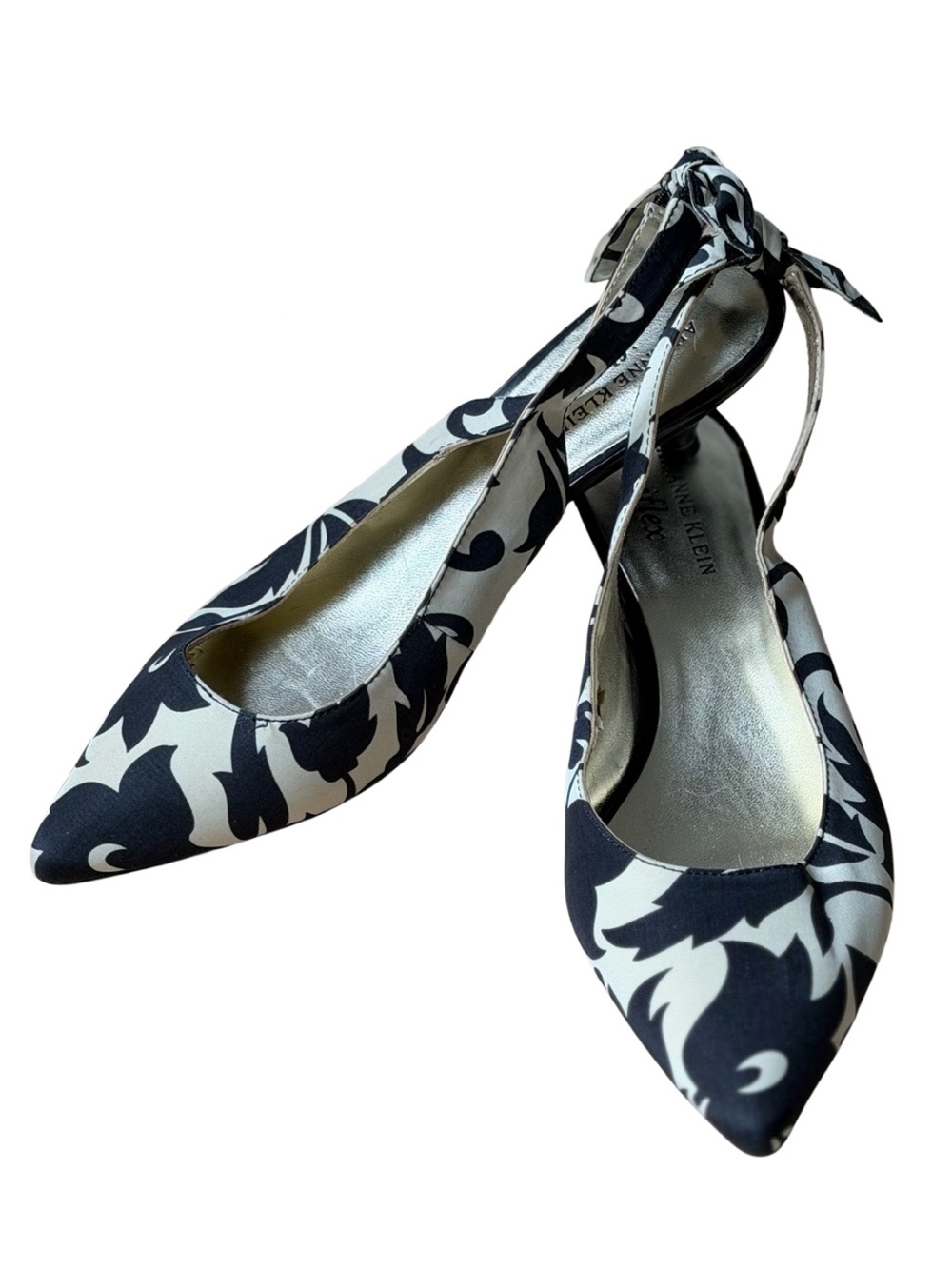 AK Anne Klein Early 2000s Minimalist Floral Slingback Kitten Heels - 6m